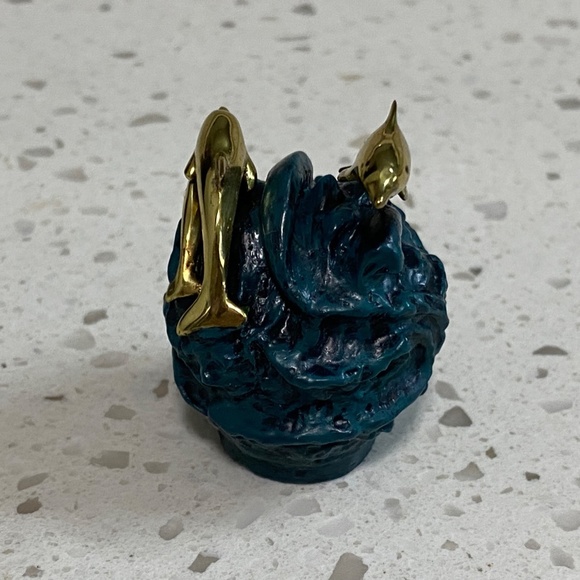 NWOT Gold Jumping Dolphins out of Ocean - Picture 3 of 6